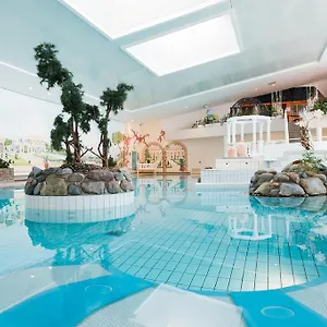 Отель Rhoen Park Aktiv