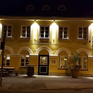 Der Heurige Im Gasthaus Zum Loewen Hotel